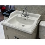 Burlington Classic Umywalka 65x57,5 z szafka biała/sand B151TH FF8S