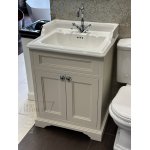 Burlington Classic Umywalka 65x57,5 z szafka biała/sand B151TH FF8S