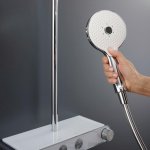    Duravit Zestaw prysznicowy ze zintegrowaną półką MinusFlow 1050 i termostatem prysznicowym chrom TH4382008005