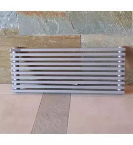 Cordivari Karin grzejnik dekoracyjny/łazienkowy 250x600 mm kolor srebrny z ekspozycji KARIN H 60 L 25 Tylko 1 sztuka w takiej cenie!