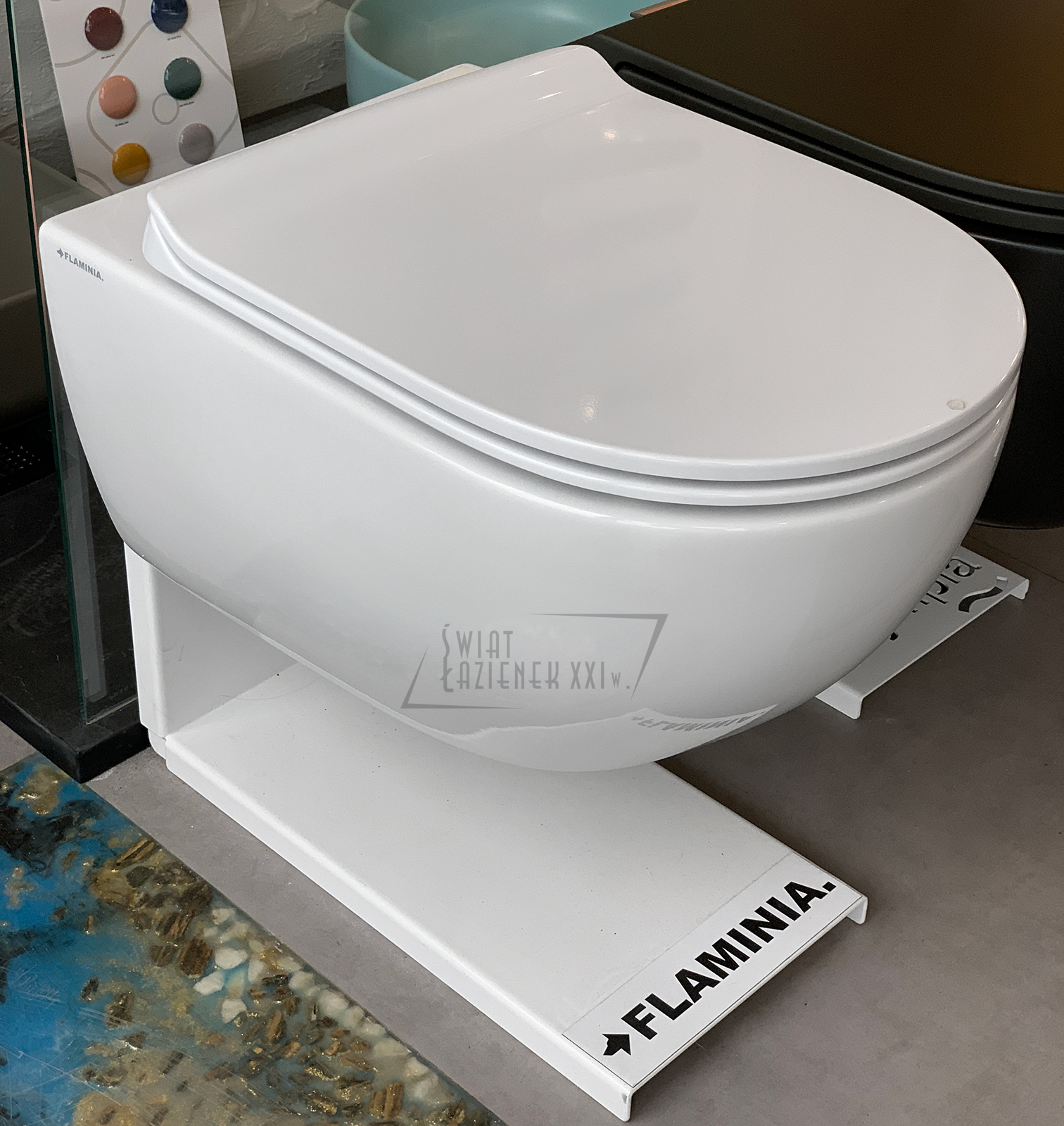 Flaminia App Wc wiszący bez kołnierza 54x36 cm z deską wolnoopadającą Biały AP118G+QKCW09 W MAGAZYNIE!!