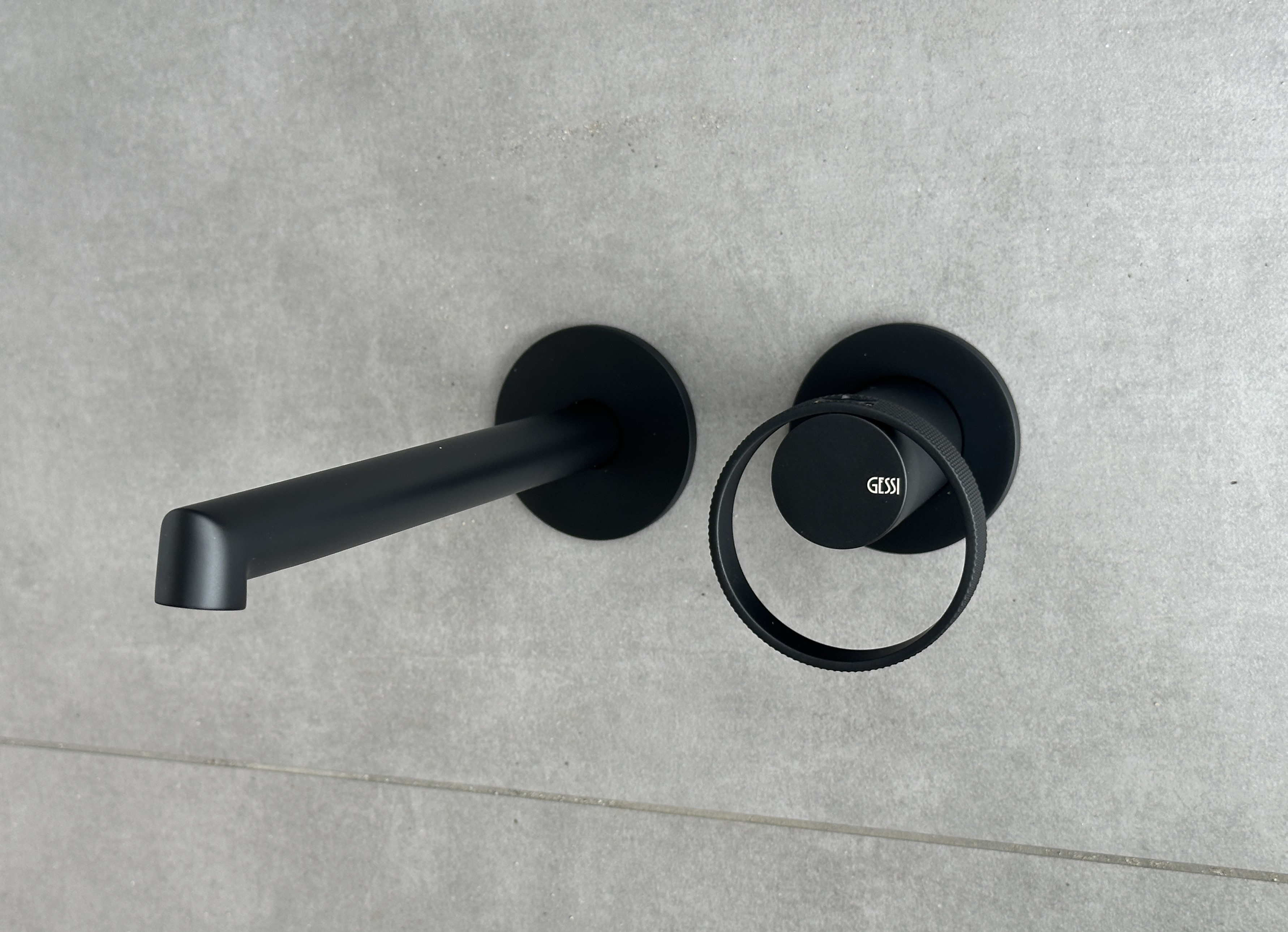 Gessi Anello Bateria umywalkowa ścienna z długą wylewką bez korka część zewnętrzna matte black 63383.299