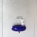 Trone Orbe Umywalka okrągła Ø 30 cm ścienna z korkiem Flaked Blue ORBEXXFB